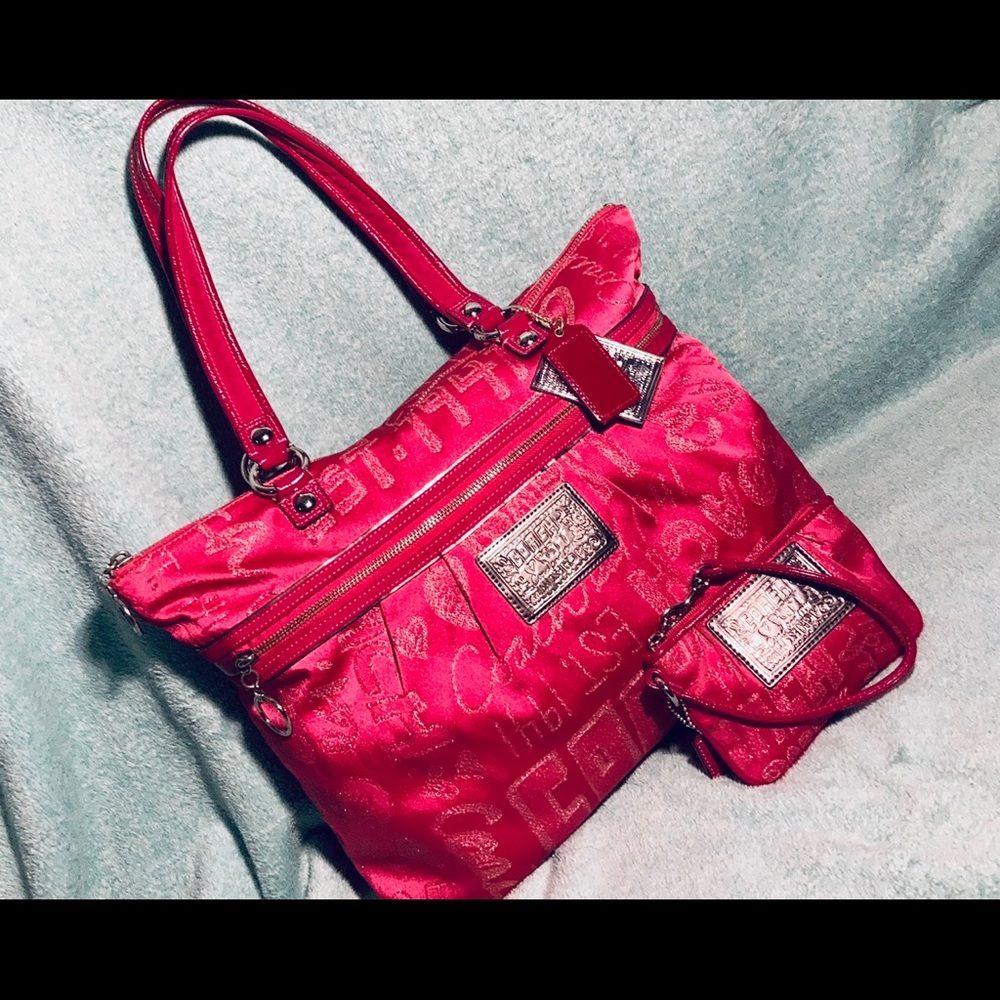 Coach Large Poppy Tote Bag w/Matching Wristlet